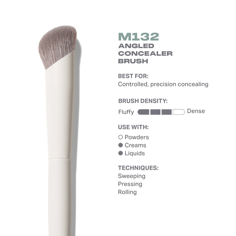 M132 Angled Concealer Brush - Image 3 out of 5