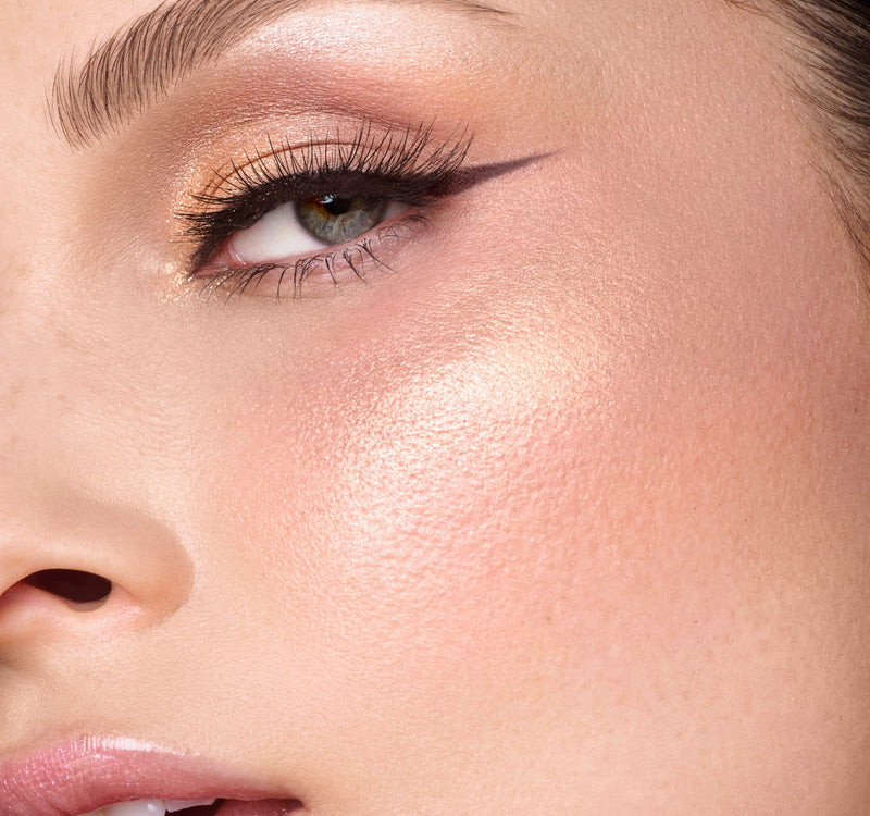 Overreaction Holographic Liquid Highlighter - Calmed Down - Image 4 out of 6
