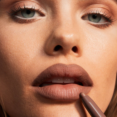 Sculptwear Long-Lasting Lip Liner