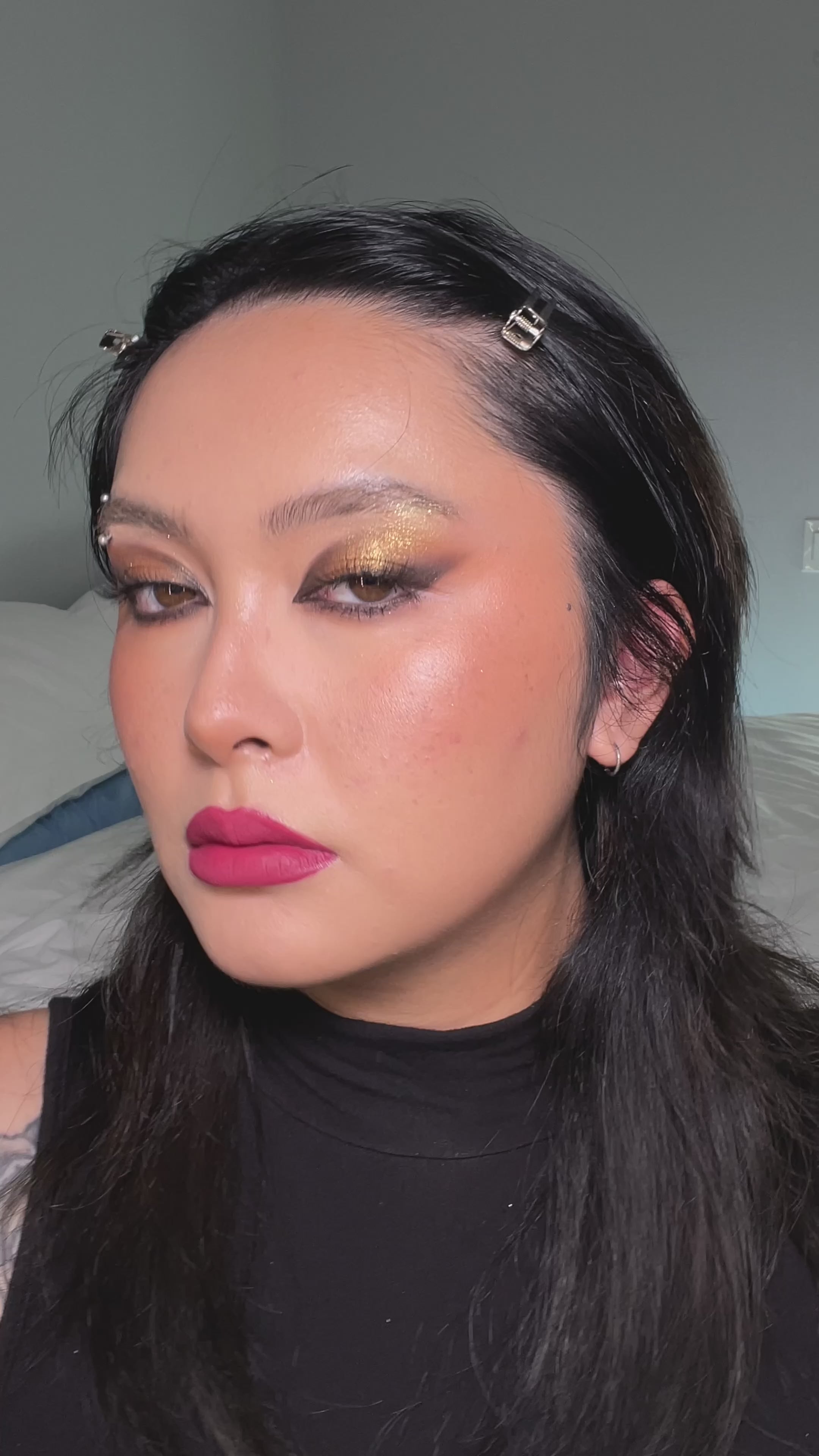 Watch Tasha create a bold Fall look with the new Seize the Present 9-pan Artistry Palette - Image 1