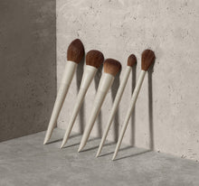 Signature Face 5-Piece Brush Set - Product Stylized-view-5